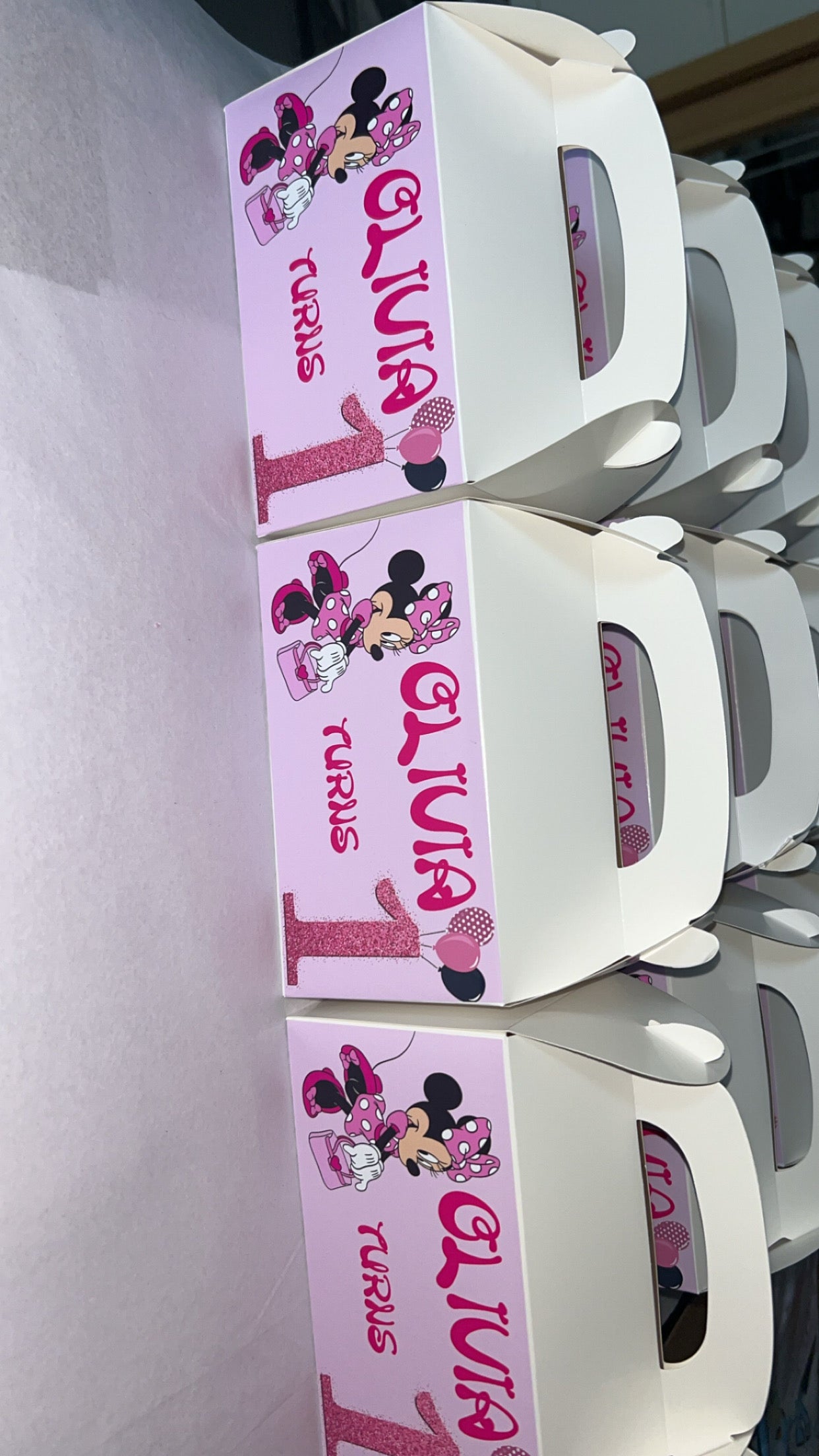 MINNIE MOUSE PARTY BOX PARTY FAVOUR 1 BOX CLOUD THEME ANY THEME