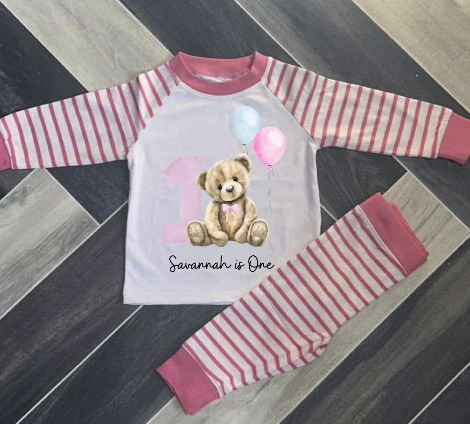 PERSONALISED TEDDY BEAR BIRTHDAY PYJAMAS PINK OR BLUE UPTO 3-4 Y LARGER AVAILABL