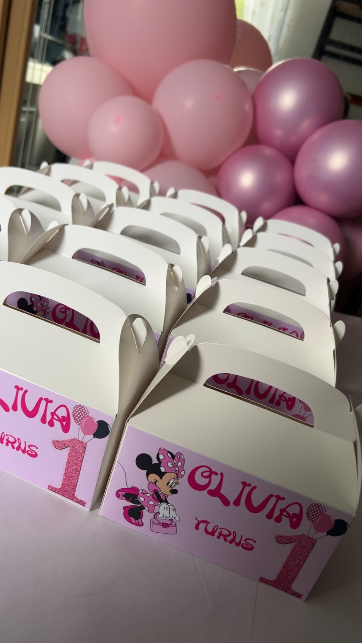 MINNIE MOUSE PARTY BOX PARTY FAVOUR 1 BOX CLOUD THEME ANY THEME